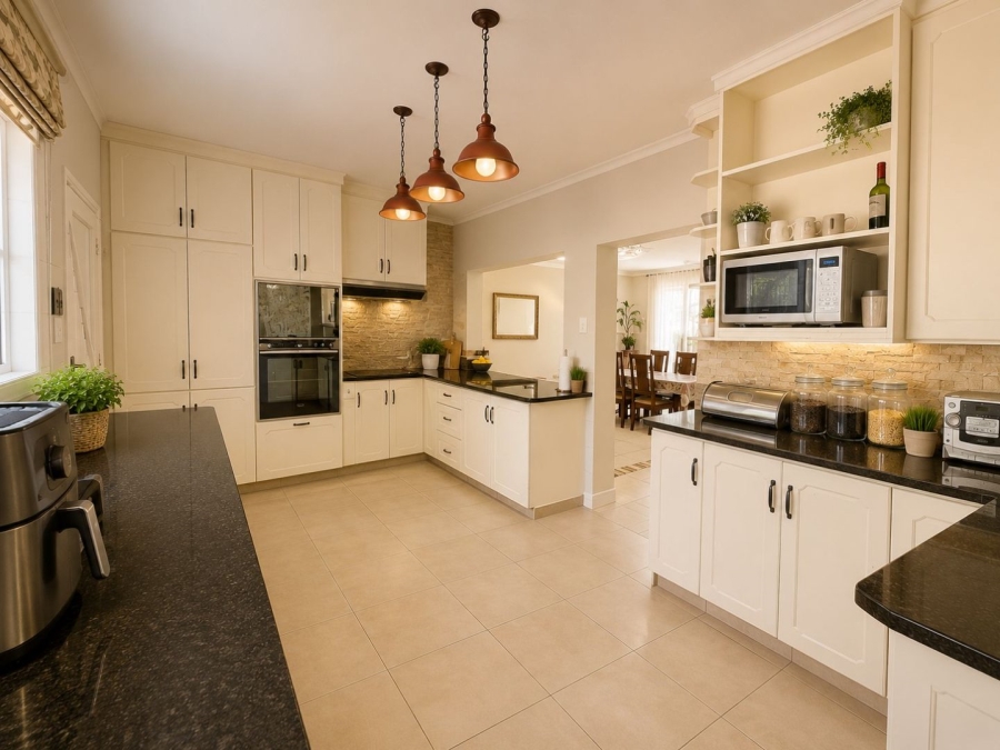 4 Bedroom Property for Sale in Universitas Ridge Free State